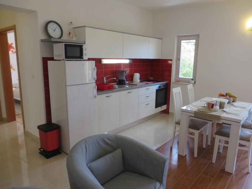 Filipovic Apartments With Pool Biograd Na Moru Exterior foto