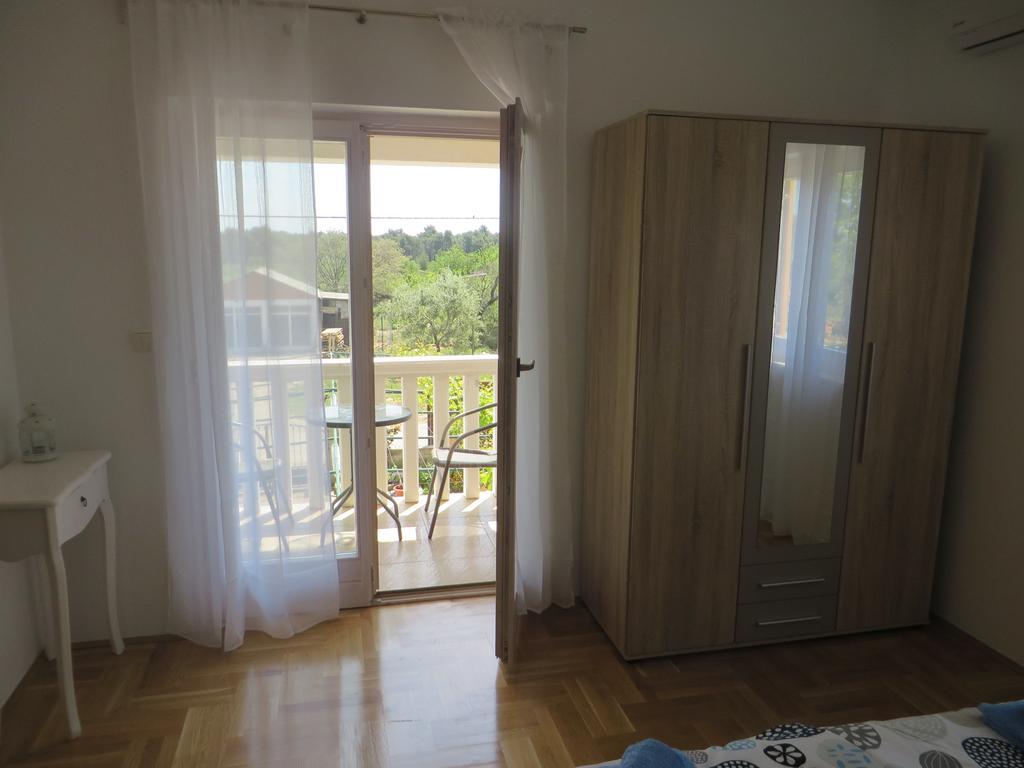 Filipovic Apartments With Pool Biograd Na Moru Exterior foto