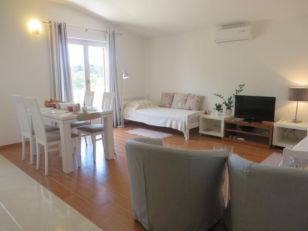 Filipovic Apartments With Pool Biograd Na Moru Exterior foto