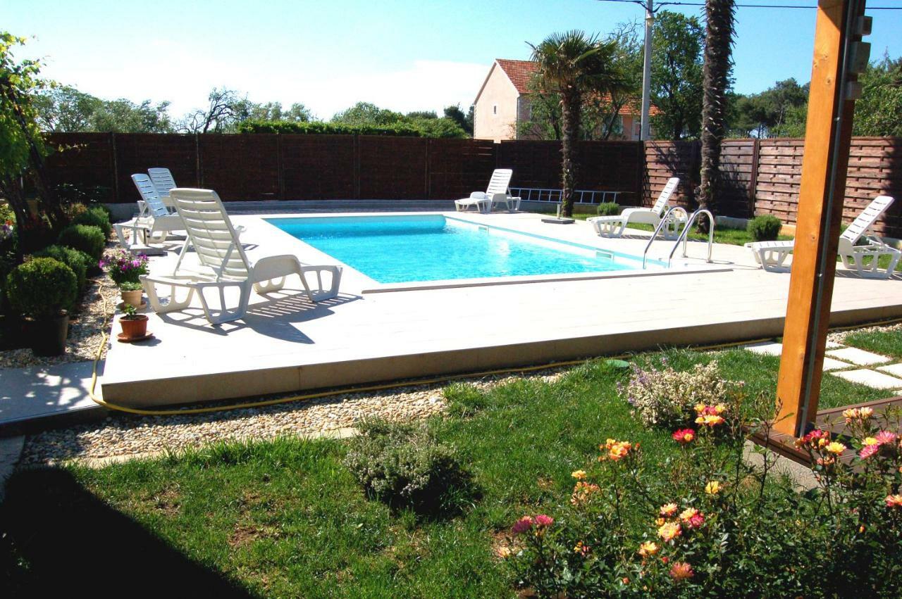 Filipovic Apartments With Pool Biograd Na Moru Exterior foto